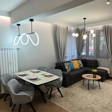 Luxury Designer Next To Ndk And Free Parking